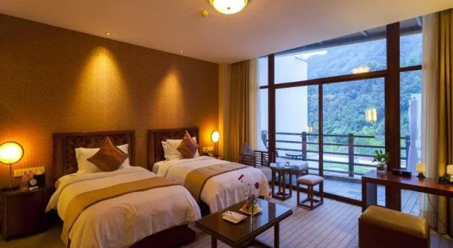 Huashuiwan Celebrity Resort, Rezervovat Lázně / Resort Hotely v Sichuan s bazénem, Bazén