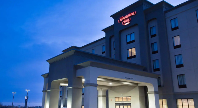 Номер Standard Hampton Inn by Hilton Lloydminster