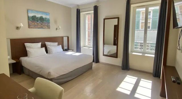 Hôtel La Falaise, Забронировать Отель Котиньяк Green Provence