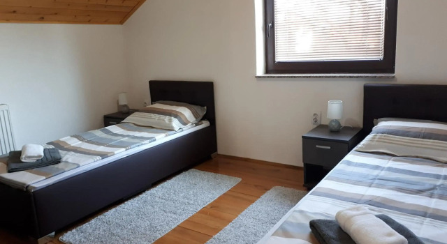 Apartment Jareb, Book Lejlighed Hoteller i Karlovac county med parkering, Parkering
