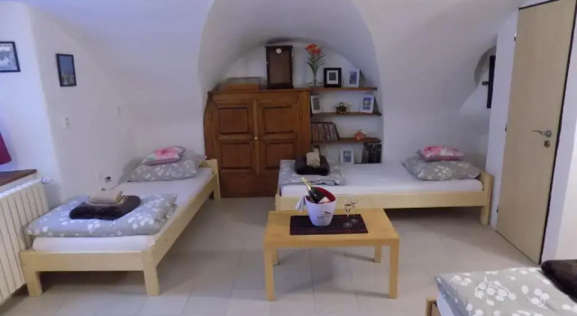 Ubytování Latrán 15, Забронировать Отель Отели Чески-Крумлов с парковкой, рядом с House of the Dyed Cloth, Парковка