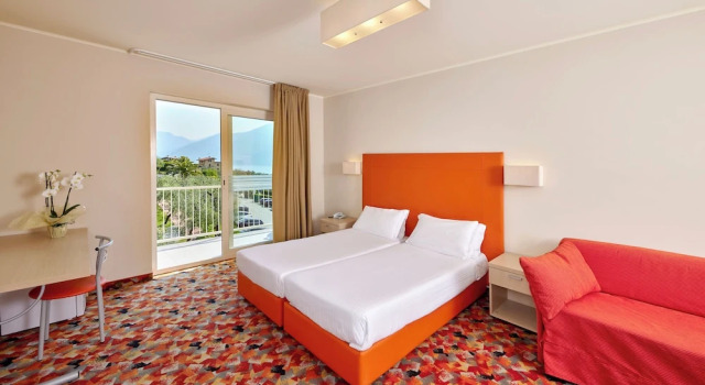 Номер Superior с видом на озеро Hotel Royal Village