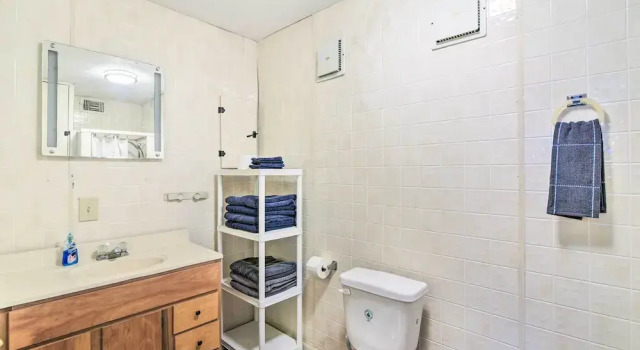 Вилла Relaxing Surfside Bunkhouse - Walk to the Beach!