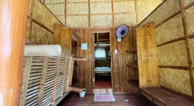Четырёхместный номер Standard Villa Espinoza Beach Resort Nasugbu