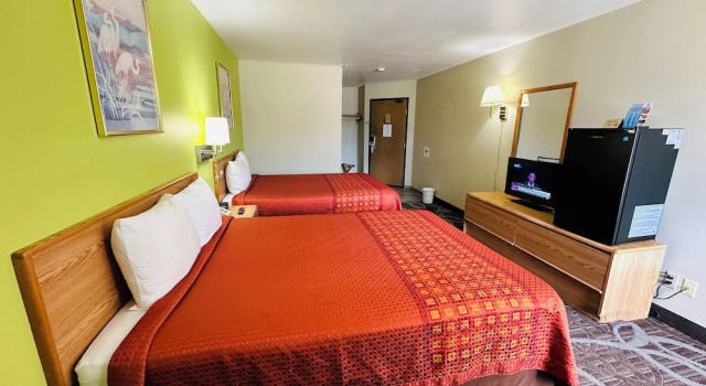 Четырёхместный номер Deluxe Moab Gateway Inn at Arches Natl Park