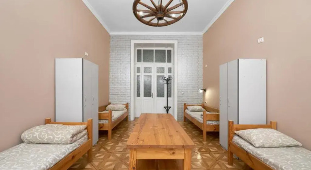 Vuode makuusalissa Cossacks Hostel