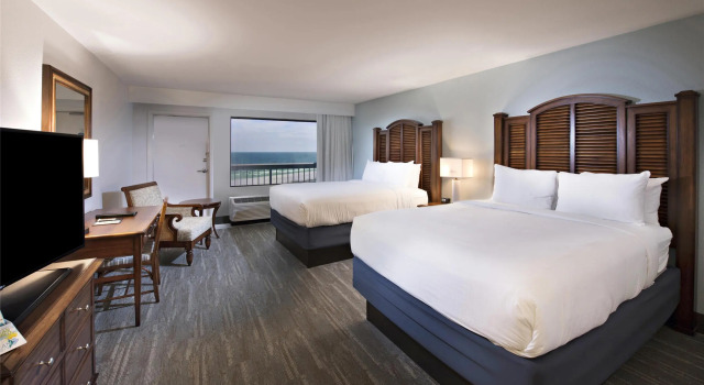 Четырёхместный номер Standard The Island House Hotel a Doubletree by Hilton