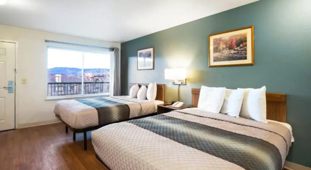 Vierer Studio HomeTowne Studios by Red Roof Colorado Springs - Airport