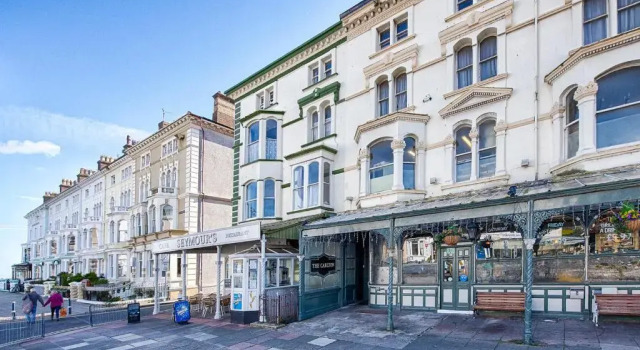 Апартаменты Montague House Apartments