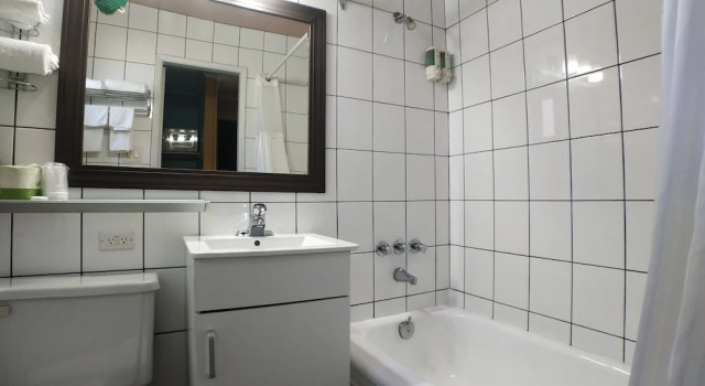 Номер Standard с 2 комнатами Alpine Inn & Suites