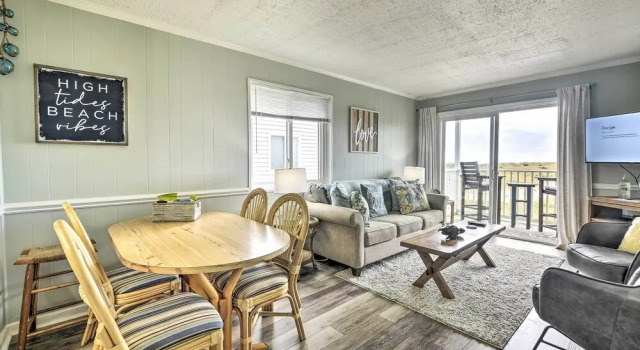 Cozy Ocean Isle Beach Condo, Steps to the Beach!, Забронировать Отель Отели Ошен-Айл-Бич с парковкой, Парковка