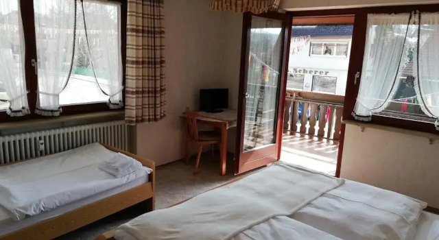 Трёхместный номер Standard с балконом Hotel-Pension Zum Bierhaus