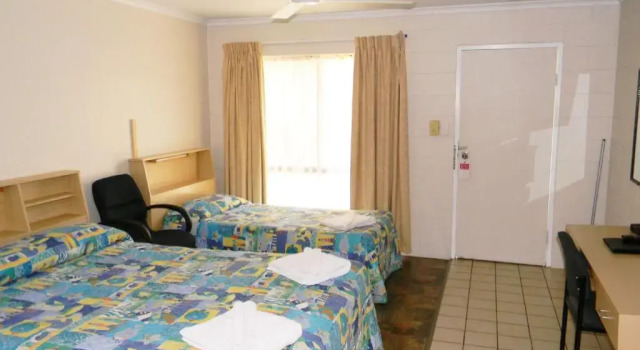 Standard Zimmer Rover Motel