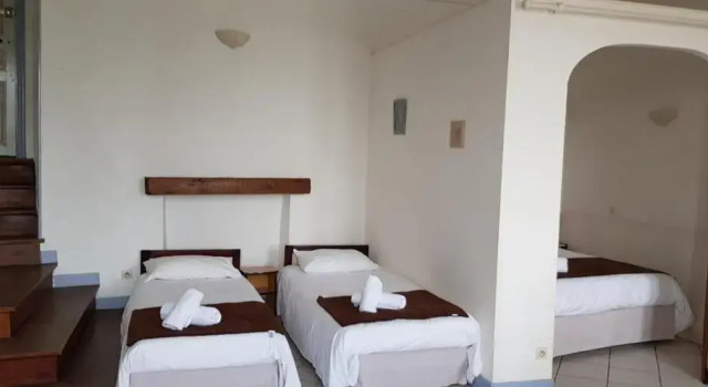 Люкс Logis Hotel le Prieuré