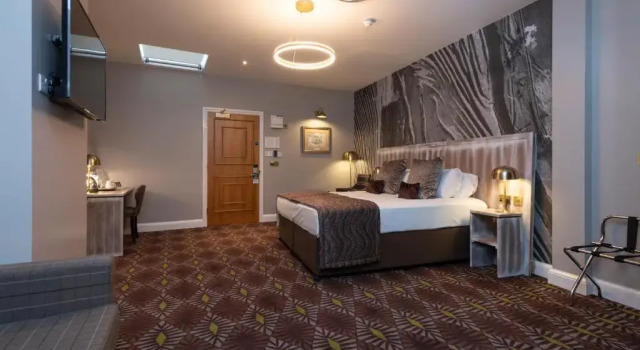 The Saxon Crown, Reservar Hotel Corby Northamptonshire County