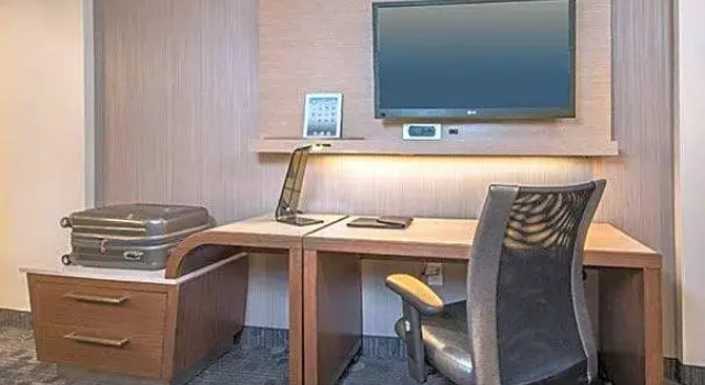 Номер Deluxe Courtyard by Marriott Rome
