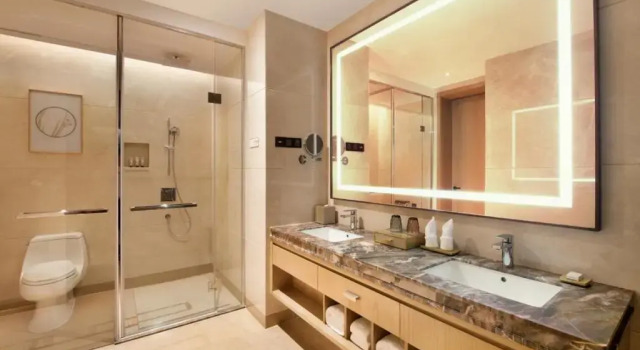 Номер Classic Ramada Plaza by Wyndham Dongguan Songshan Lake