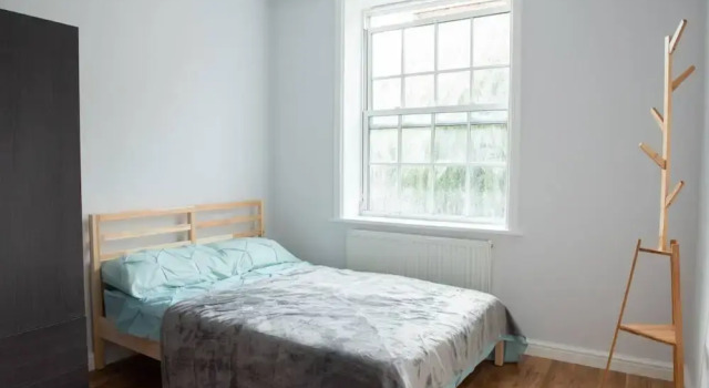 Modern 2 Bedroom Flat in Prime Waterloo Location, Забронировать Отель Ламбет Лондон, рядом с Роупел-стрит