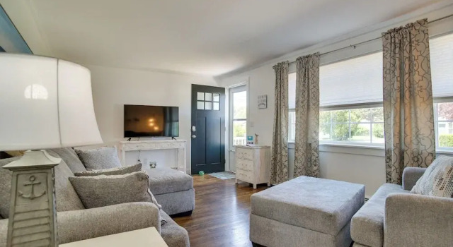 Newly Renovated Dennis Port Home: Close to Beaches, Забронировать Дом для отпуска Деннис Полуостров Кейп-Код