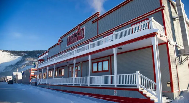 Eldorado, a Coast Hotel, Boek Hotel Dawson City Yukon