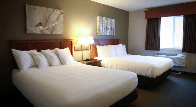 Четырёхместный люкс GrandStay Hotel & Suites Perham