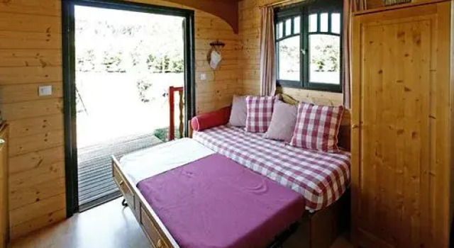 Les Roulottes Du Berry, Rezerwuj Hotel Lignieres Cher