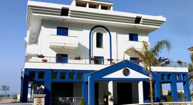 Sea Garden Hotel