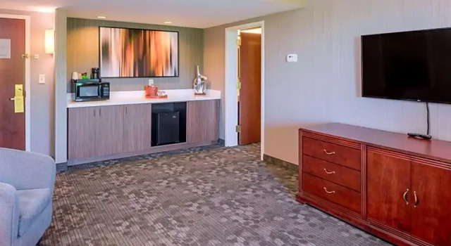 Двухместный люкс c 1 комнатой Courtyard by Marriot Cranbury South Brunswick