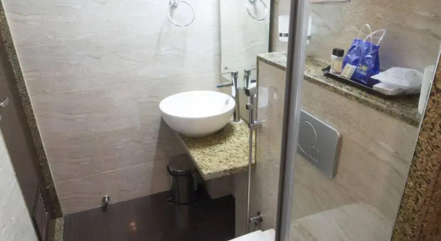 OYO Premium Kanjurmarg Bhandup West, Забронировать Отель Отели штата Махараштры с завтраком, Завтраки