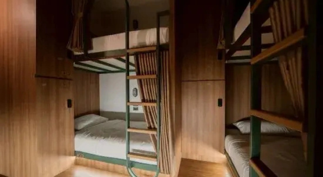 Кровать в общем номере Krungthai Hostel Station