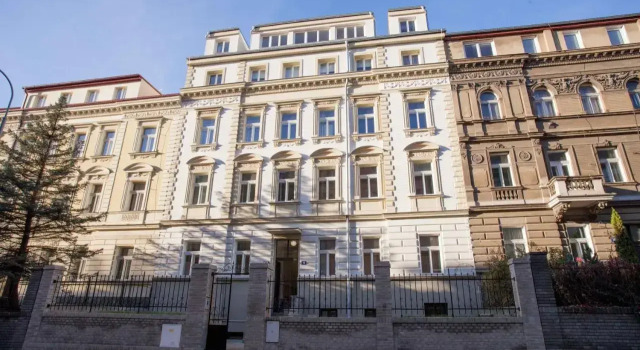 Cozy Studio in Smíchov by Prague Days, Забронировать Отель Прага Чехия, рядом с Музей «Королевство железных дорог»