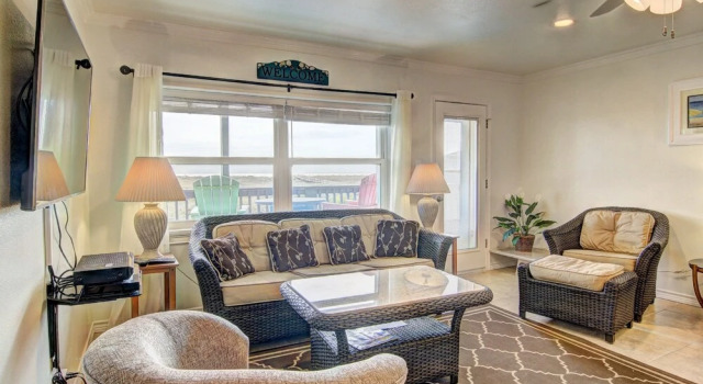 Buena Vista 3 Bedroom Condo by RedAwning