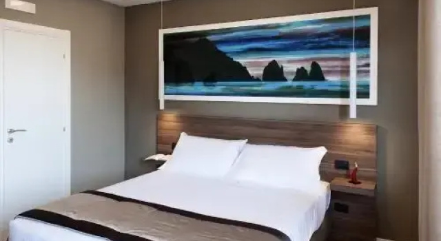 Guest House 3 Stars Naples, Забронировать Гостевой дом Вомеро Неаполь, рядом с Генеральное консульство Испании в Неаполе