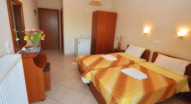 Toronto Apartments, Book Apartment Paralia 