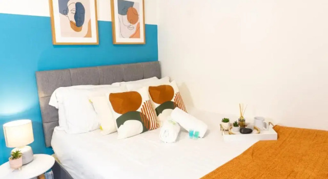 Air Host and Stay - Daisy House - Large 3 bedroom sleeps 8 10 minutes from city centre, Prenota Hotel Liverpool Merseyside