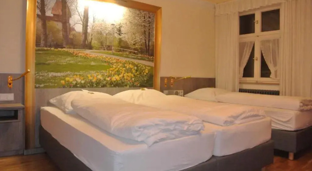 Четырёхместный номер Standard Hotel-Restaurant Goldenes Lamm