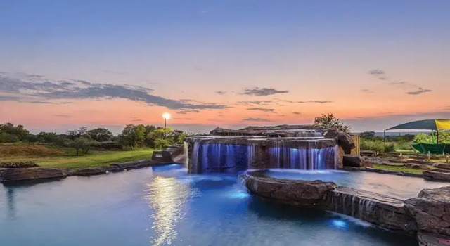 Кровать в общем номере The Kingdom Resort