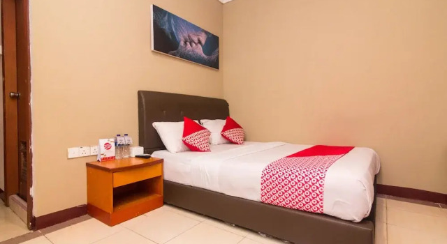 D-One Hotel by Oyo Rooms, Prenota Hotel Batam Indonesia