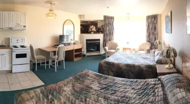 Четырёхместный номер Standard Western Budget Motel #3 Whitecourt