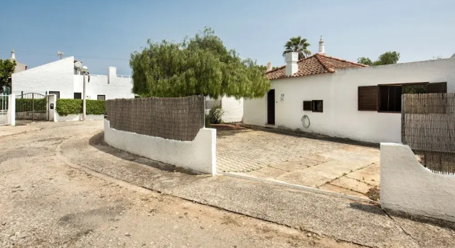 Casa do Salgueiro in Tavira, Забронировать Дом для отпуска Отели Тавира с парковкой, рядом с Benamor Golf Course, Парковка