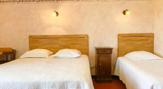 Трёхместный номер Standard Logis Grand Hotel Bain