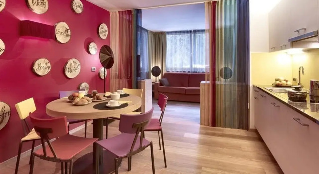 Residence Color Home