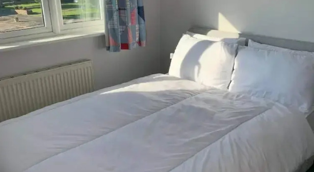 Cozy Beach House in Sandown - 3 Bedrooms, Забронировать Отель Отели Сандаун 4 звезды, рядом с Пляж Лейк, 4*