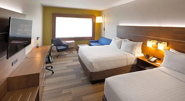 Четырёхместный люкс Holiday Inn Express & Suites Terrace by IHG