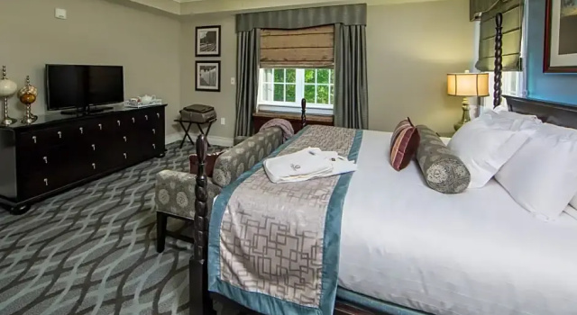 Четырёхместный номер Standard с 3 комнатами Holiday Inn Club Vacations Williamsburg Resort