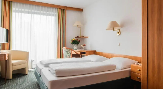 Attergauhof, Book Hotel Sankt Georgen im Attergau 