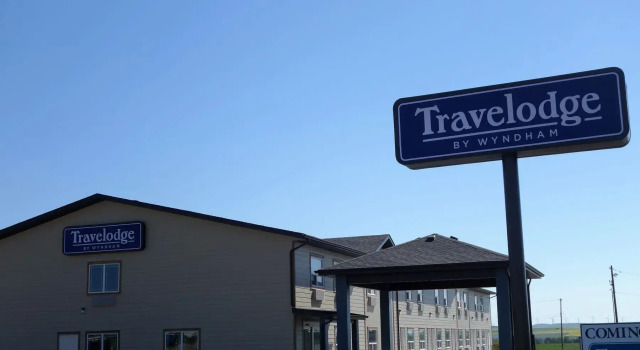 Четырёхместный номер Standard Travelodge by Wyndham Pincher Creek