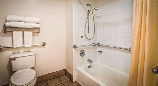 Двухместный номер Standard SureStay Hotel by Best Western Floresville
