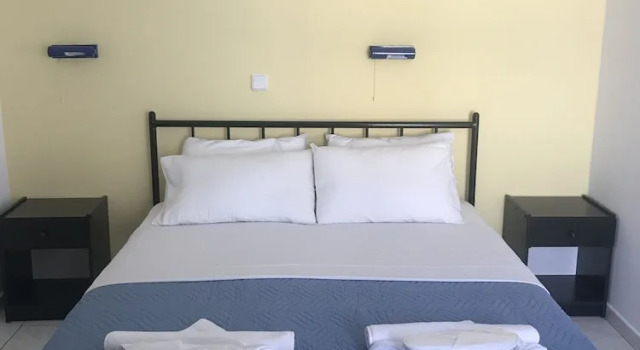 Трёхместный номер Standard с балконом и с видом на сад Psaras Apartments