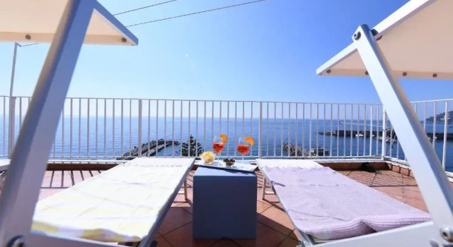 Апартаменты с видом на море Amalfitano Apartments